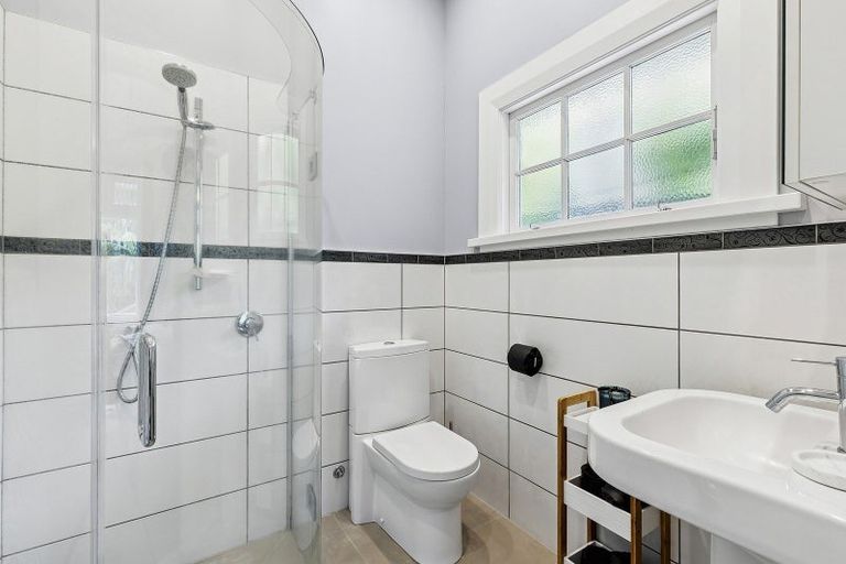 Photo of property in 39 Mills Road, Brooklyn, Wellington, 6021