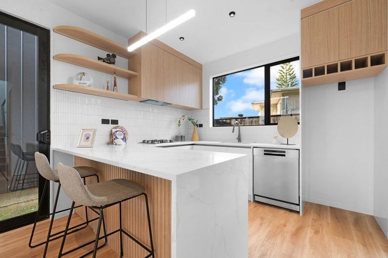 Photo of property in 3 Ewbank Place, Manurewa, Auckland, 2102