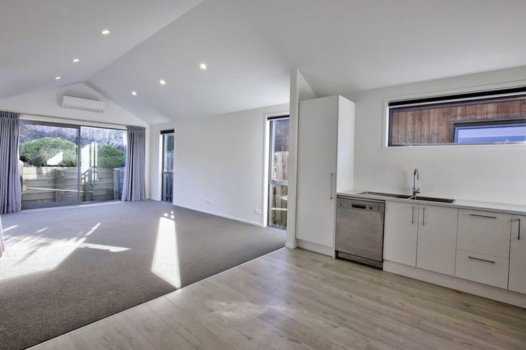 Photo of property in 1 Huxley Place, Lake Hayes, Queenstown, 9304