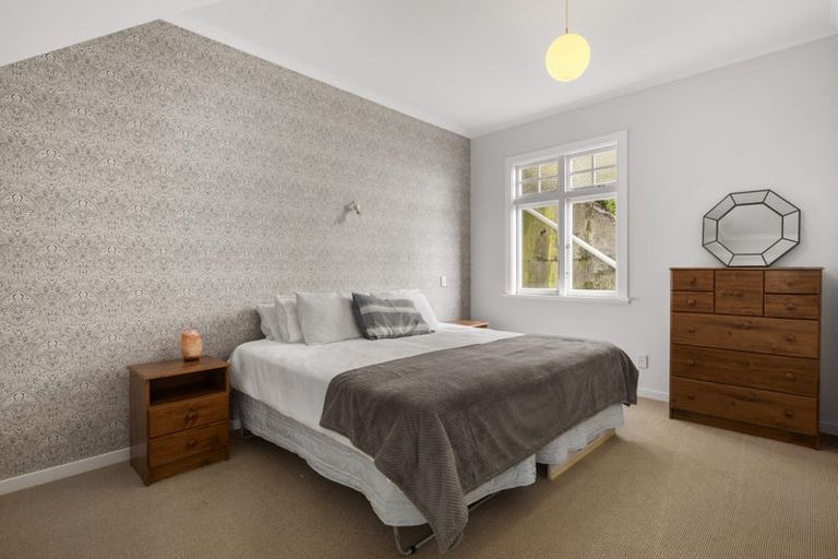 Photo of property in 72 Maida Vale Road, Roseneath, Wellington, 6011