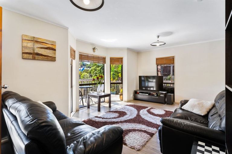 Photo of property in 49a Brian Crescent, Stanmore Bay, Whangaparaoa, 0932