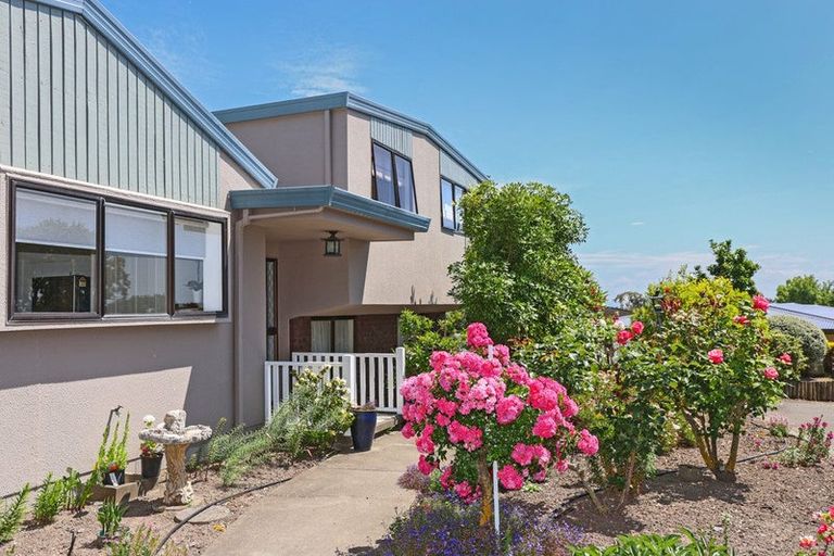 Photo of property in 4/34 Busby Hill, Havelock North, 4130