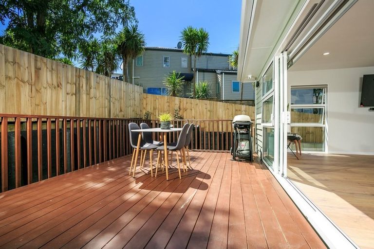 Photo of property in 29a Normanton Street, Glenfield, Auckland, 0629