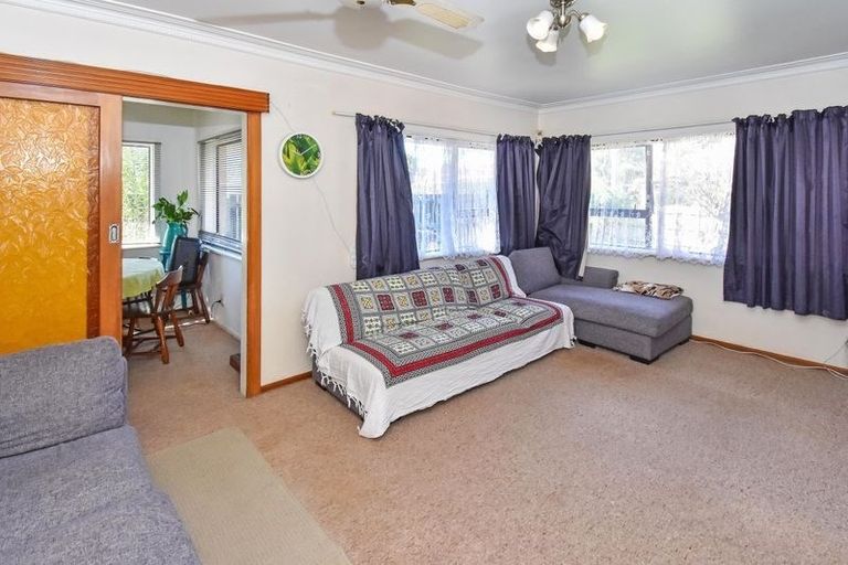 Photo of property in 1 Sunburst Street, Papakura, 2110