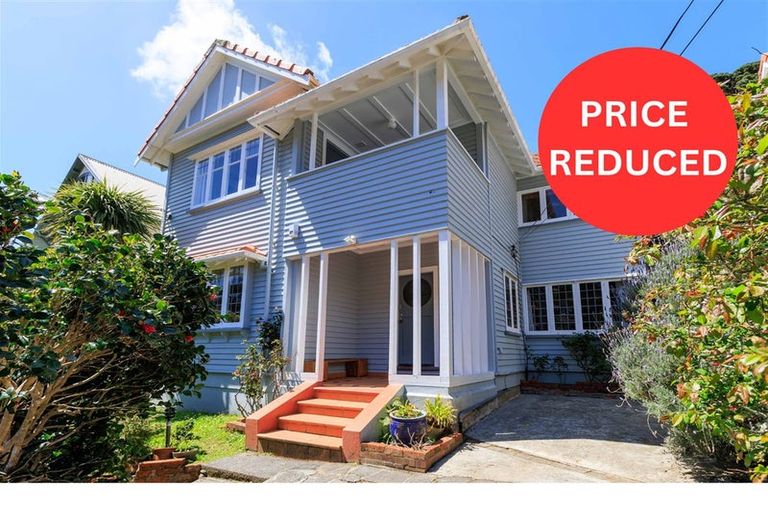 Photo of property in 11 Glen Road, Kelburn, Wellington, 6012