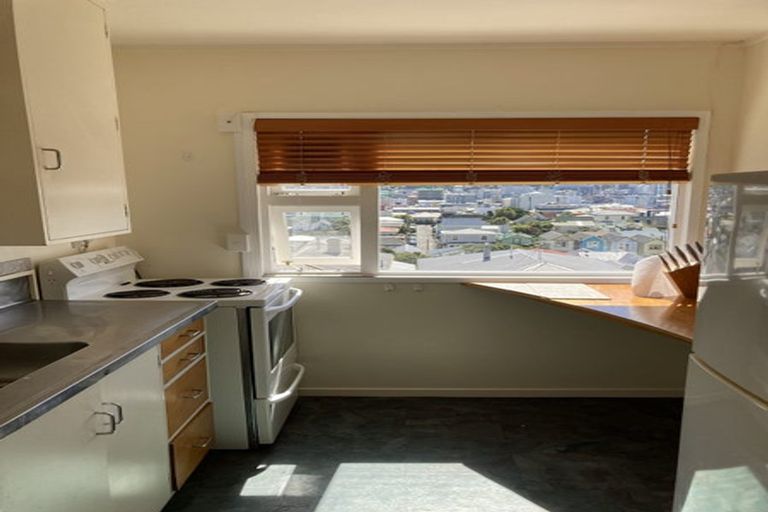 Photo of property in 8/2 Scarborough Terrace, Mount Victoria, Wellington, 6011