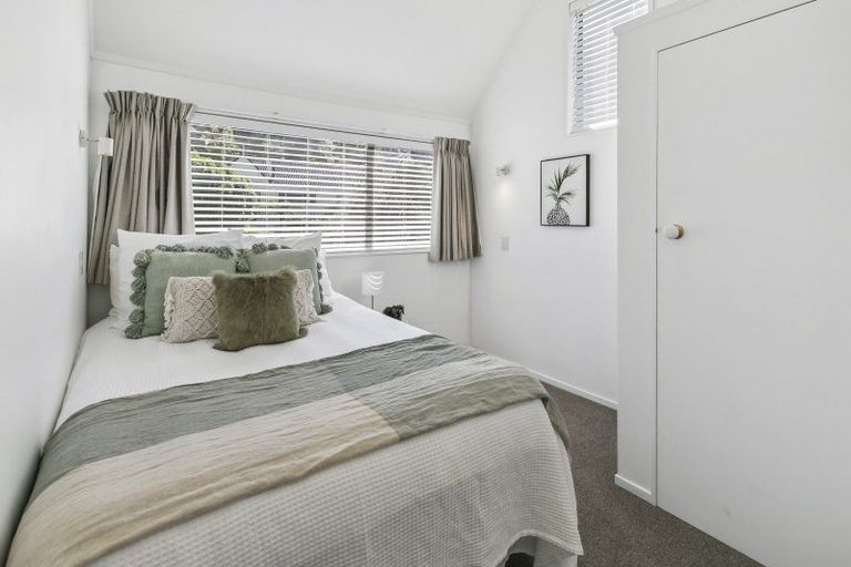 Photo of property in 15 Amapur Drive, Khandallah, Wellington, 6035