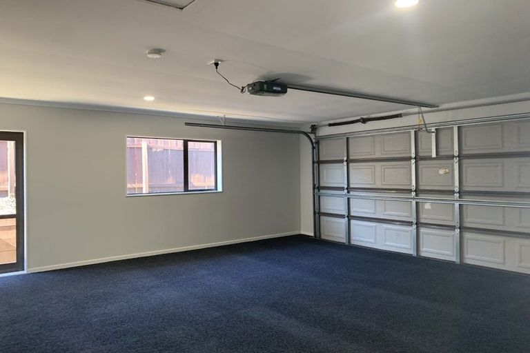 Photo of property in 6 Fleetwood Drive, Henderson, Auckland, 0612