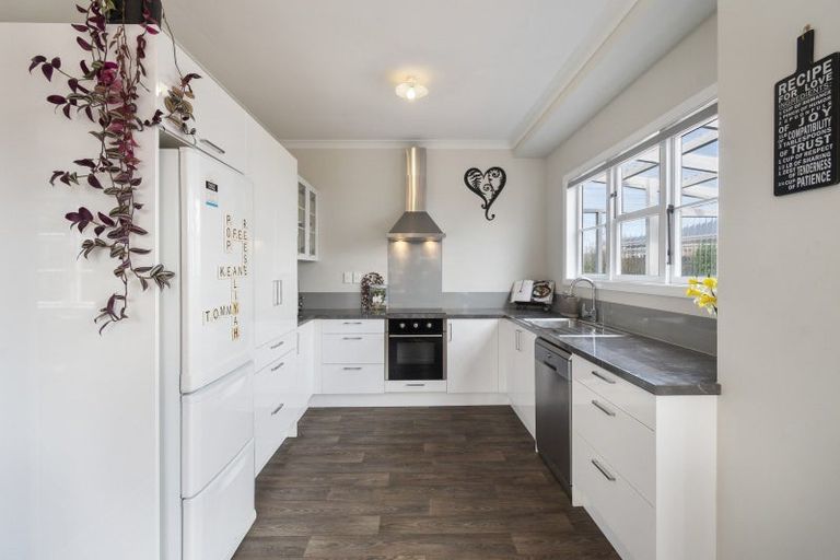 Photo of property in 10 Lytton Street, Feilding, 4702