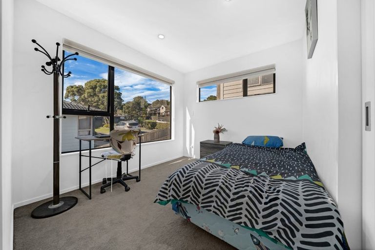 Photo of property in 58b Spinella Drive, Bayview, Auckland, 0629