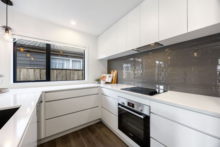 Photo of property in 33 Makete Crescent, Hobsonville, Auckland, 0618
