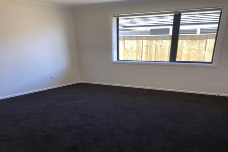 Photo of property in 8 Tapuhikura Street, Waikanae, 5036