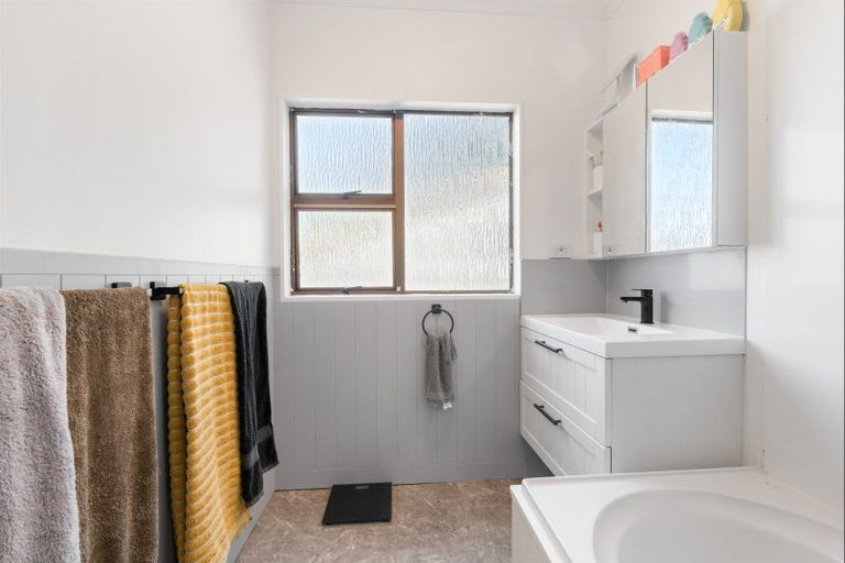 Photo of property in 55 Maratahu Street, Westown, New Plymouth, 4310
