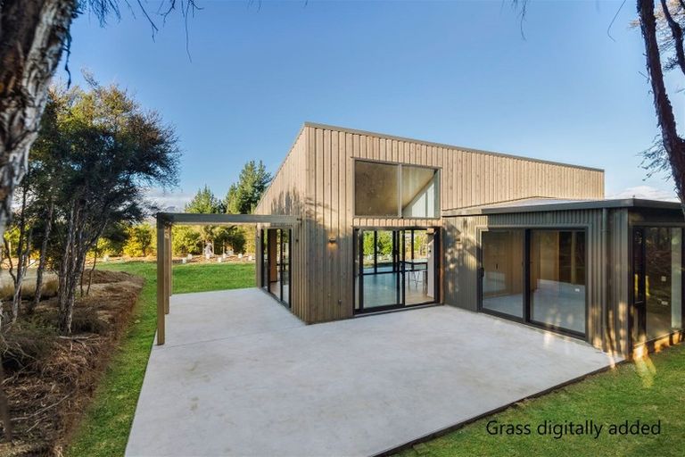 Photo of property in 10 Goldie Lane, Albert Town, Wanaka, 9305