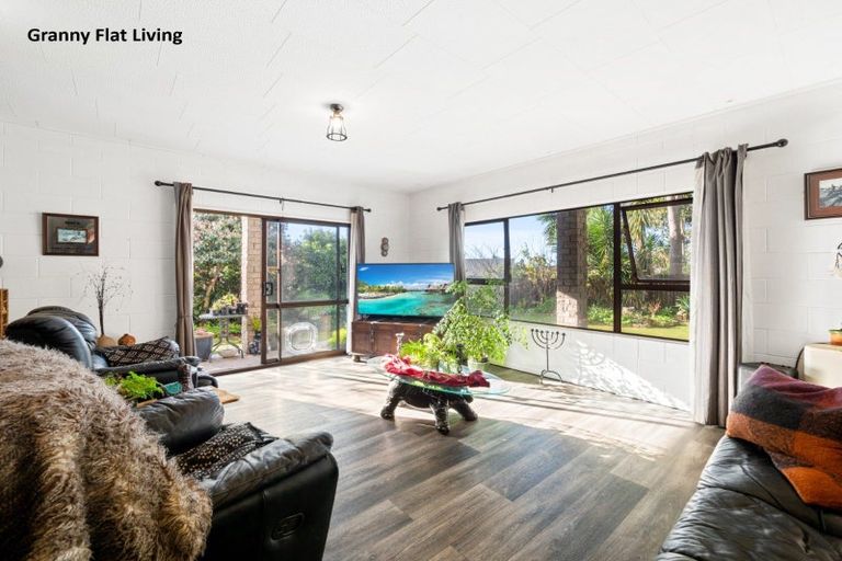 Photo of property in 3 Johnston Place, Welcome Bay, Tauranga, 3112