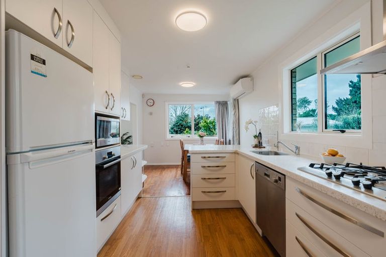 Photo of property in 28 Barrie Crescent, Silverdale, Hamilton, 3216