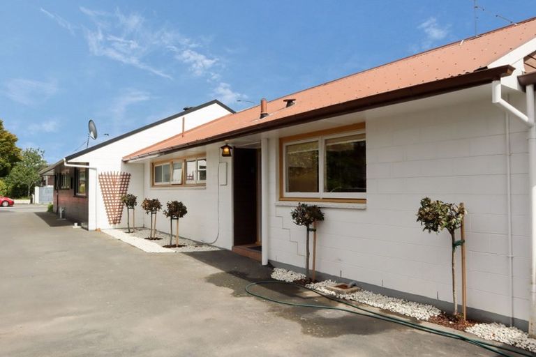 Photo of property in 2/208 Waimairi Road, Ilam, Christchurch, 8041