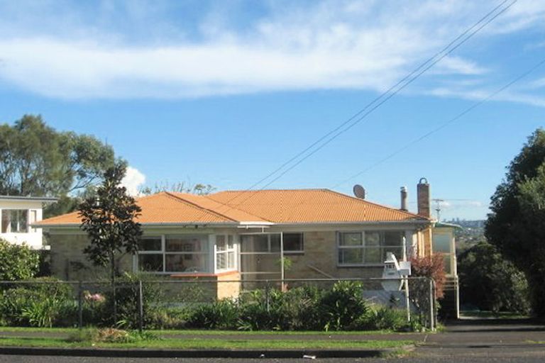 Photo of property in 107 Bradbury Road, Botany Downs, Auckland, 2010