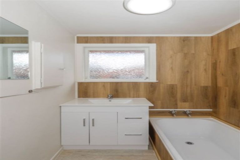 Photo of property in 16 Porritt Avenue, Huntly, 3700