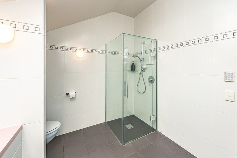 Photo of property in 14 Kent Road, Saint Johns Hill, Whanganui, 4501