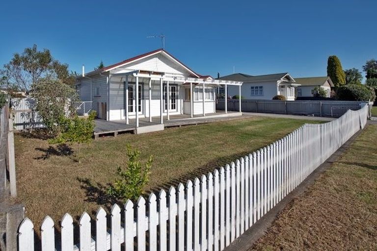 Photo of property in 609 Buller Street, Akina, Hastings, 4122