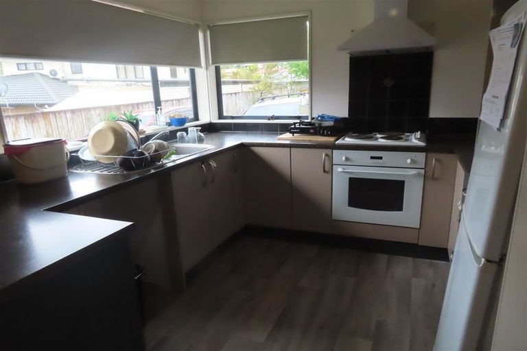 Photo of property in 61 De Havilland Drive, Goodwood Heights, Auckland, 2105