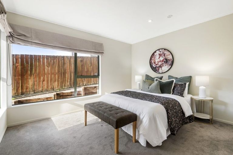 Photo of property in 43 Unsworth Drive, Unsworth Heights, Auckland, 0632