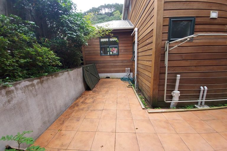 Photo of property in 1/2 Malcolm Lane, Thorndon, Wellington, 6011