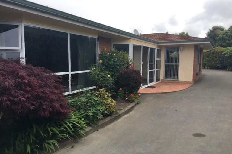 Photo of property in 144 Warren Crescent, Hillmorton, Christchurch, 8025