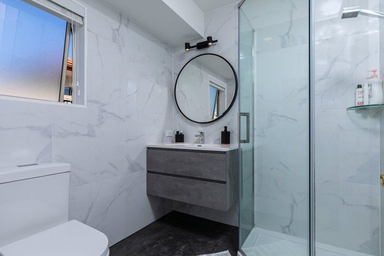 Photo of property in 27 Summerland Drive, Henderson, Auckland, 0612