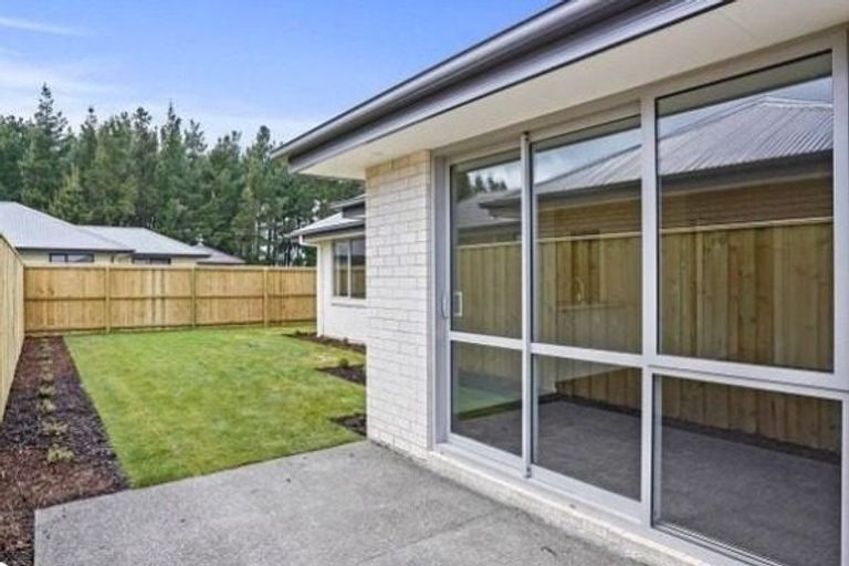 Photo of property in 73 Hilton Drive, Amberley, 7410