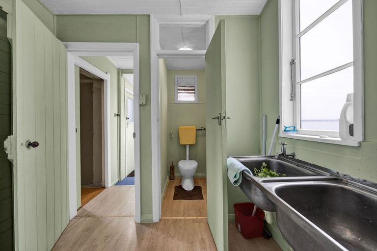 Photo of property in 6 Devon Street, Patea, 4520