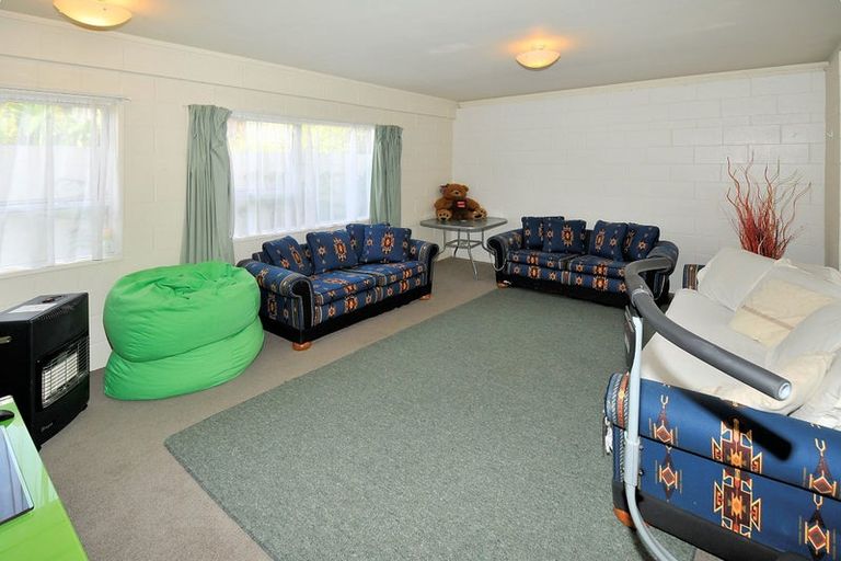 Photo of property in 2/7 Keldale Place, Forrest Hill, Auckland, 0620