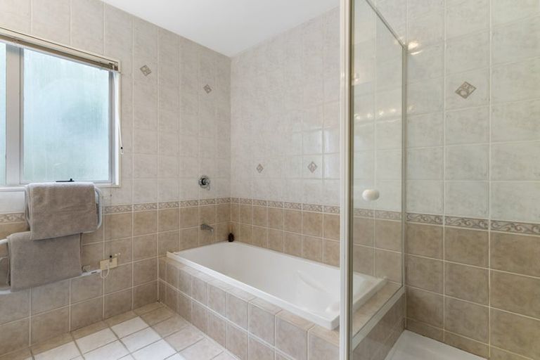 Photo of property in 29 Bronte Place, Somerville, Auckland, 2014