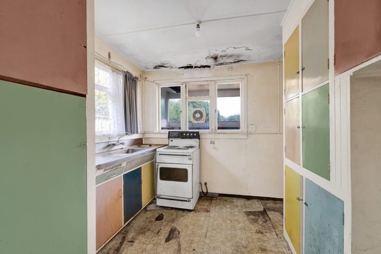 Photo of property in 86 Pioneer Road, Moturoa, New Plymouth, 4310