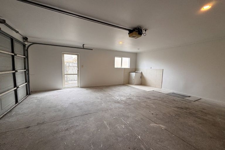 Photo of property in 50 Corricvale Way, Northcross, Auckland, 0630