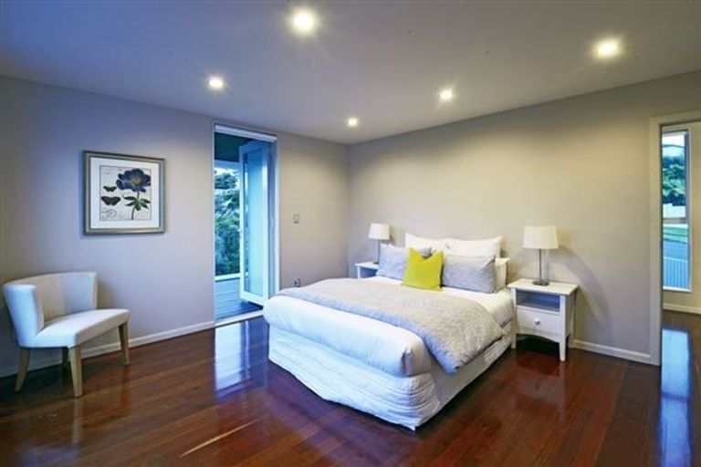 Photo of property in 116 Kittiwake Drive, Schnapper Rock, Auckland, 0632