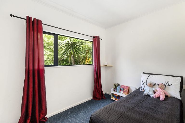 Photo of property in 30 Whanake Street, Titahi Bay, Porirua, 5022