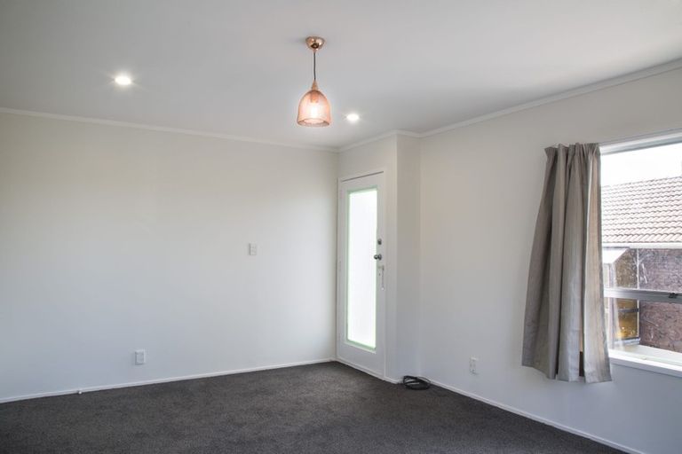Photo of property in 1/9 Miraka Place, Birkenhead, Auckland, 0626