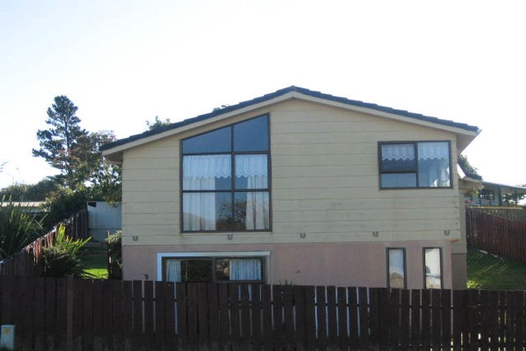 Photo of property in 142 Holborn Drive, Stokes Valley, Lower Hutt, 5019