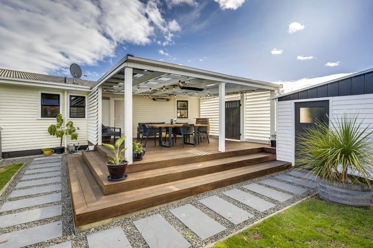 Photo of property in 16 Surrey Street, Taradale, Napier, 4112