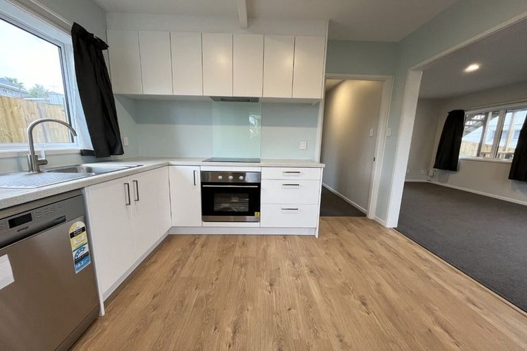 Photo of property in 1/75 Tramway Road, Beach Haven, Auckland, 0626