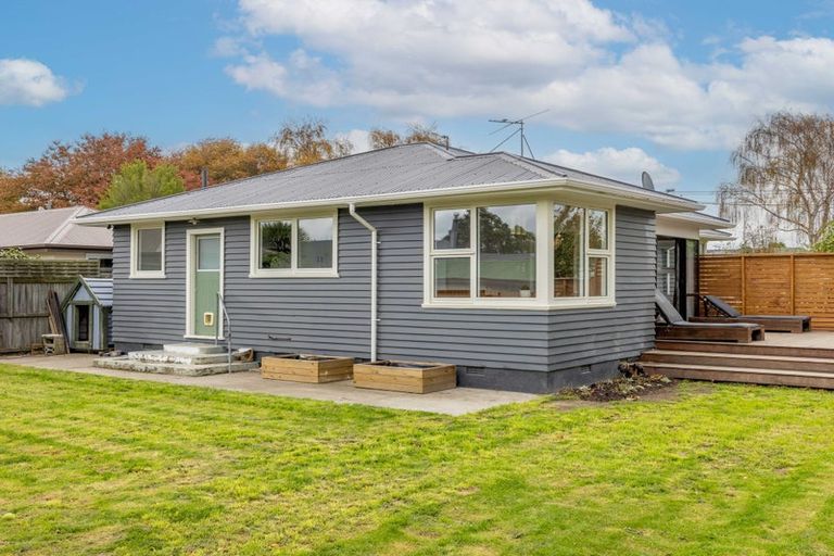 Photo of property in 4 Colina Street, Avonhead, Christchurch, 8042