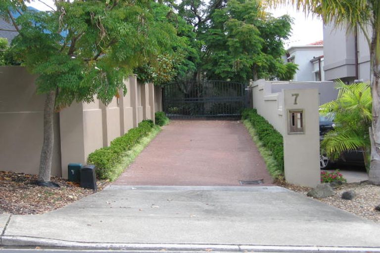 Photo of property in 7 Centennial Place, Campbells Bay, Auckland, 0630