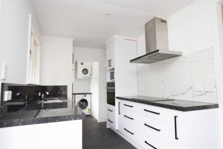 Photo of property in 30 Pipiroa Road, Ngatea, 3503