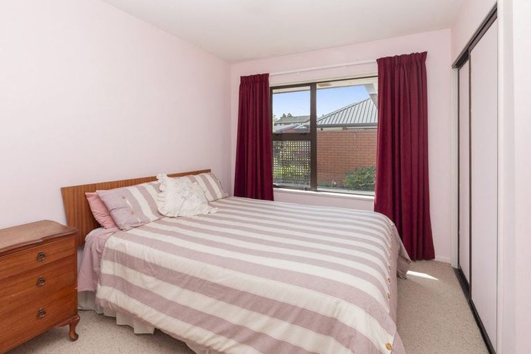 Photo of property in 2/221 Harewood Road, Bishopdale, Christchurch, 8053