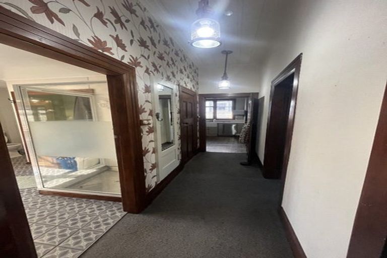 Photo of property in 228 Devon Street West, New Plymouth, 4310