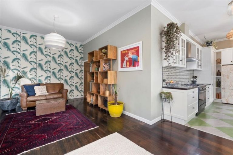 Photo of property in 200 Queen Street, Northcote Point, Auckland, 0627