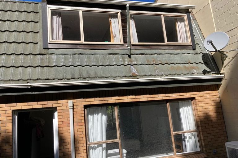 Photo of property in 95 Churton Drive, Churton Park, Wellington, 6037