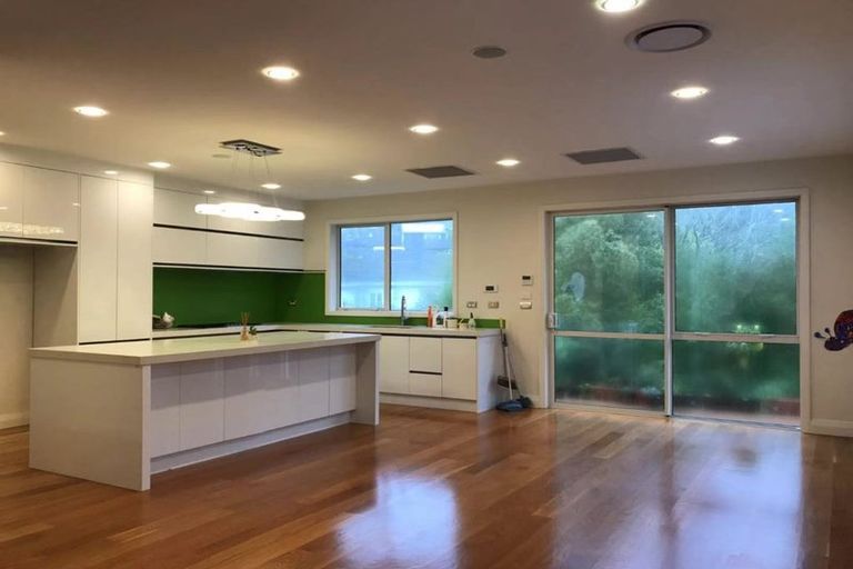 Photo of property in 102b Beach Road, Castor Bay, Auckland, 0620